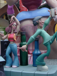 jovenes haciendo botell&oacute;n