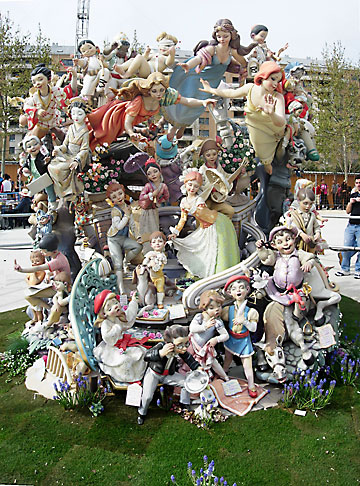 Child Falla Nou Campanar