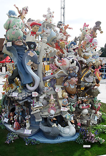 Child Falla Nou Campanar