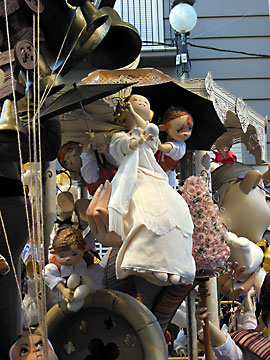 fallera with umbrella