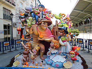 falla Salvatierra-Amorós 2015