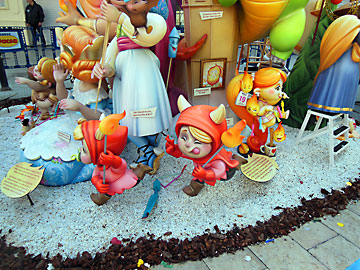 falla Salvatierra-Amorós 2015
