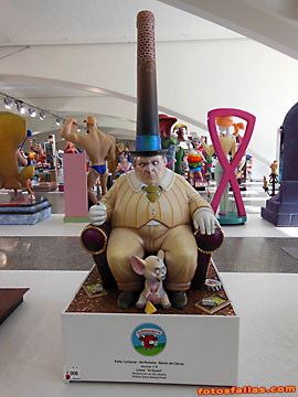 ninot Linterna-Na Robella 2016