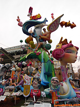 falla Salvatierra-Amorós 2016