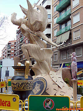falla Aguilar-Perelló 2016