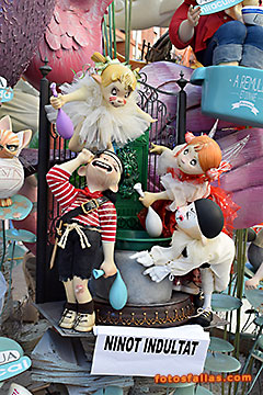 niños en fuente. ninot indultado