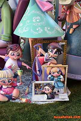 children painting
