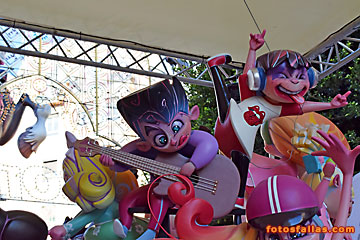 children playing instruments