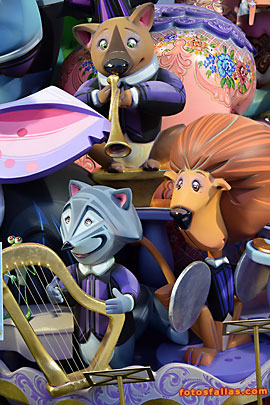 animales tocando