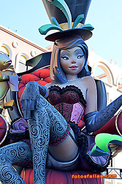 girl with top hat