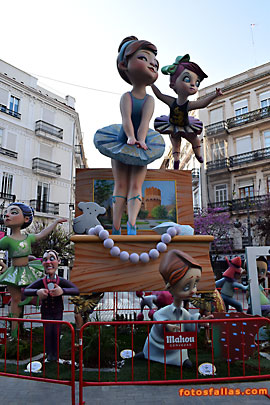 falla Pizcueta-Amorós 2017