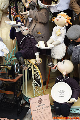 children with pie