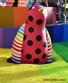 pájaro multicolor