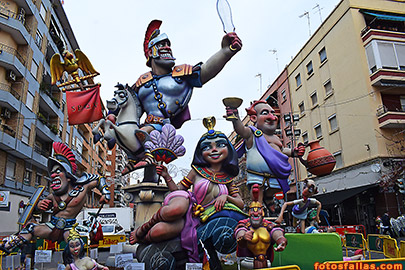 falla Pza Pintor Segrelles 2018