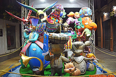 child falla Linterna-Na Robella 2022