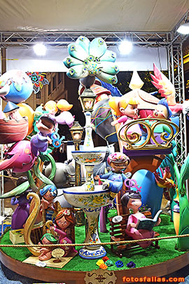 child falla Linterna-Na Robella 2022