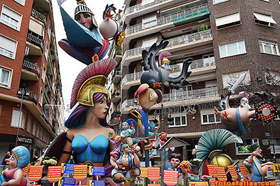 falla Isabel la católica-Amorós 2022